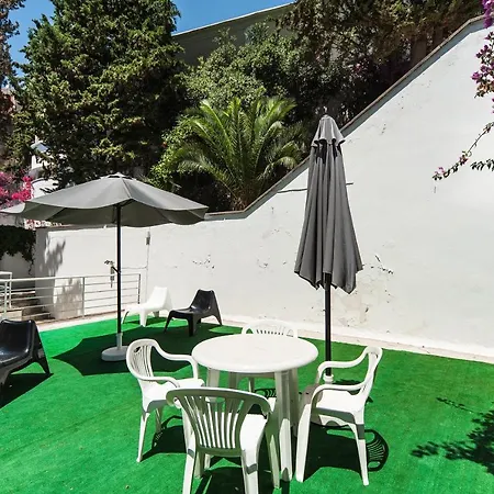 Casa Vilaro Park Guell Барселона